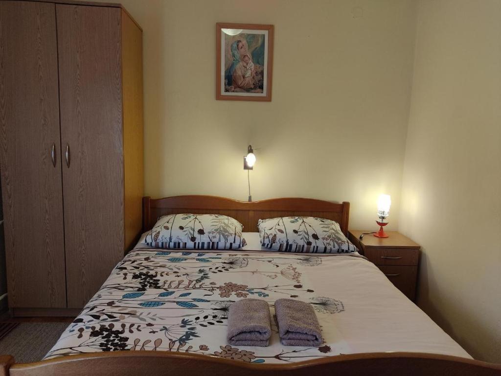 Josip Apartment *